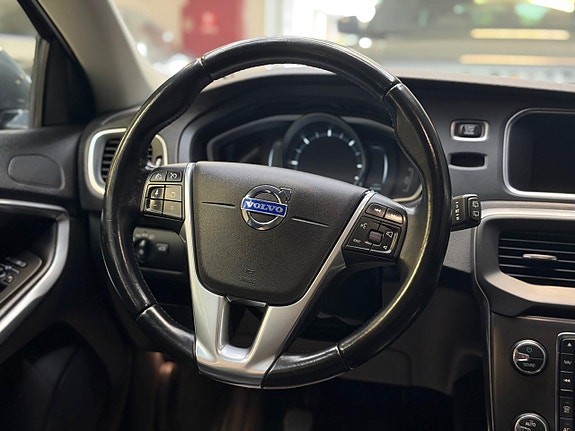 Volvo V40 9 of 24