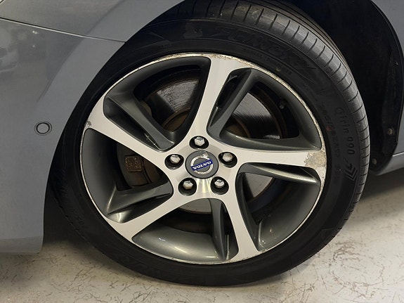 Volvo V40 18 of 24