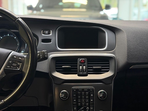 Volvo V40 11 of 24
