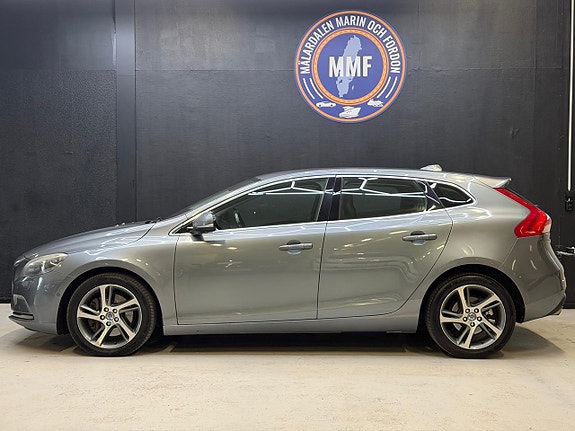 Volvo V40 4 of 24