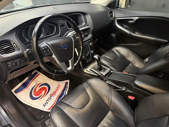 Volvo V40 7 of 24
