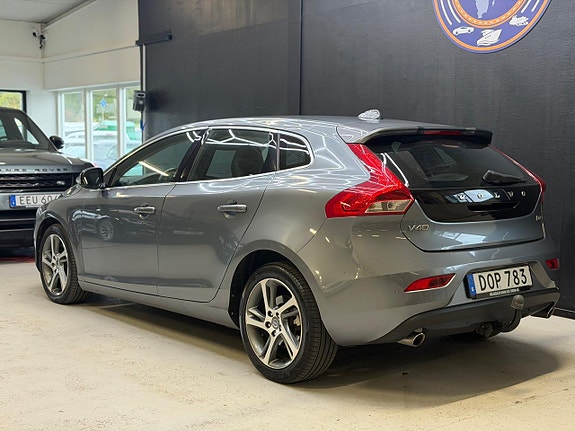 Volvo V40 21 of 24