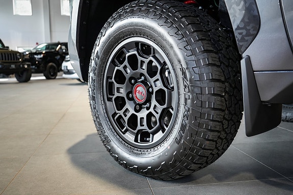 Toyota Tundra 14 of 30