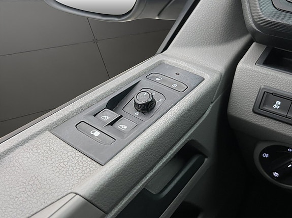 Volkswagen Transporter 17 of 30