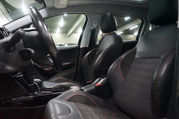 Peugeot 2008 8 of 18