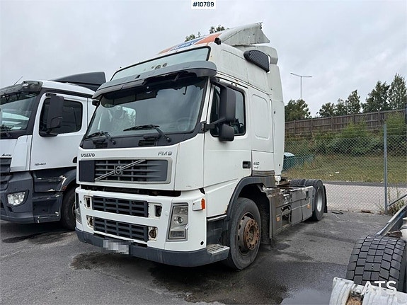 Dragbil Volvo FM9 4x2 Rep-objekt (35,000:- ex moms)