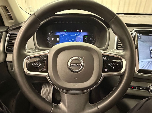 Volvo XC90 9 of 25