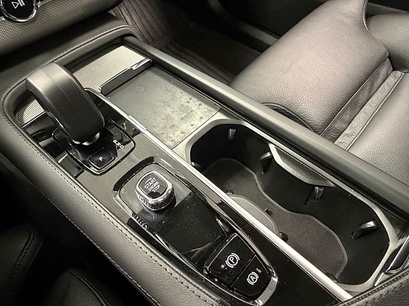Volvo XC90 17 of 25