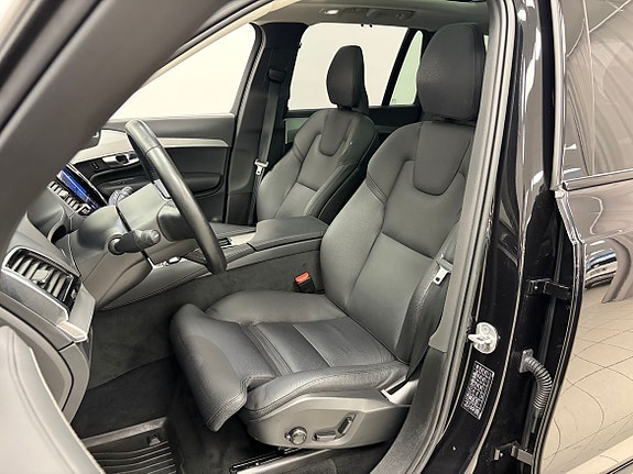 Volvo XC90 8 of 25