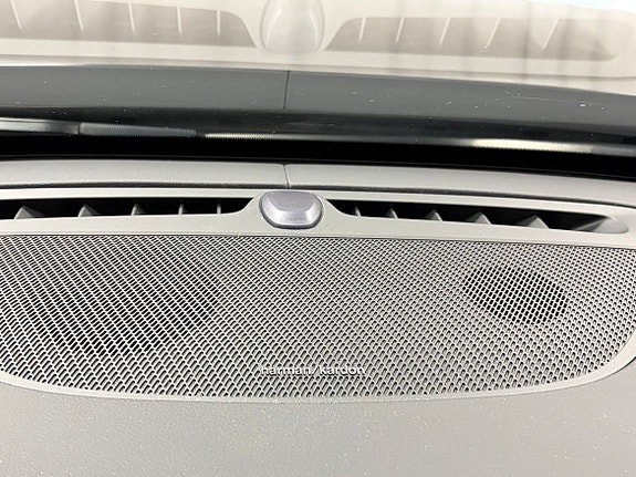 Volvo XC90 10 of 25