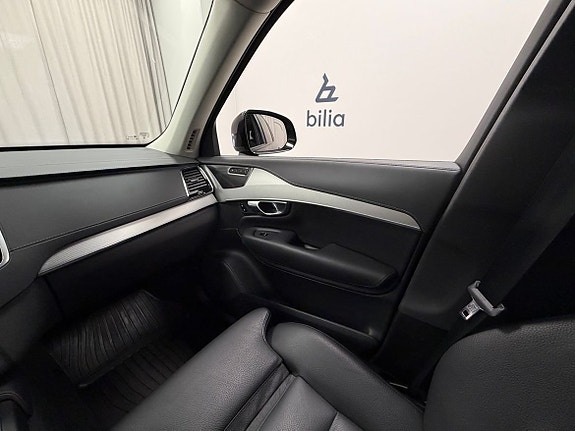 Volvo XC90 25 of 25