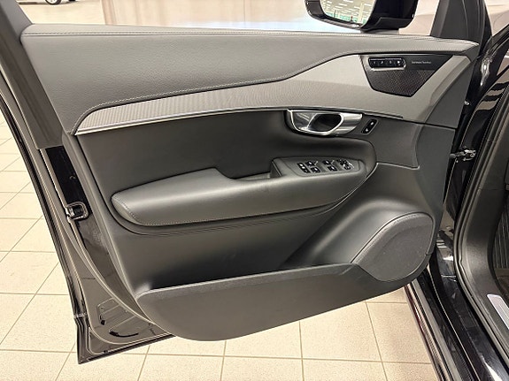 Volvo XC90 5 of 25