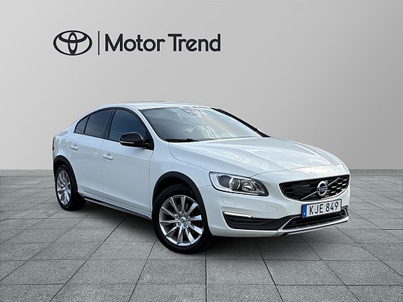 Volvo S60 Cross Country 6 of 27