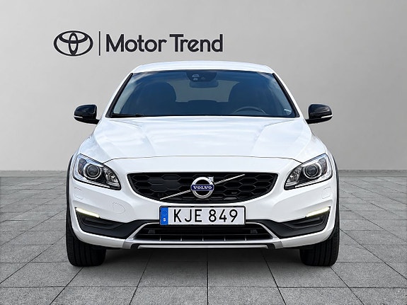 Volvo S60 Cross Country 5 of 27