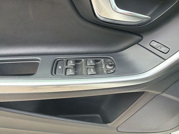 Volvo S60 Cross Country 17 of 27