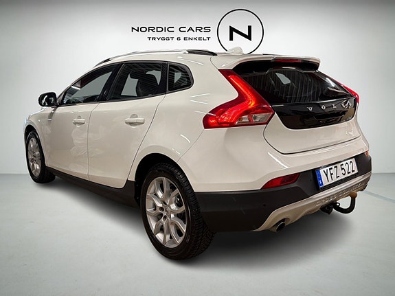 Volvo V40 Cross Country 2 of 19