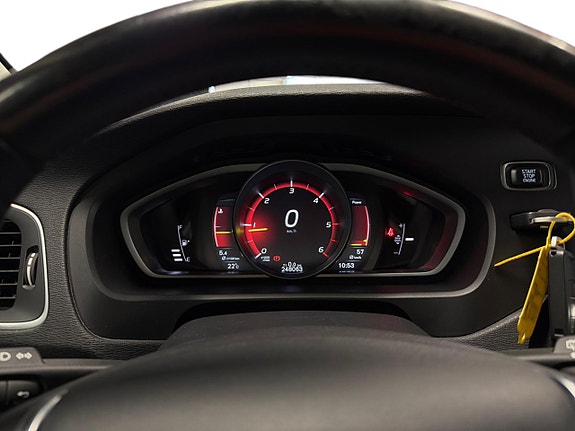 Volvo V40 Cross Country 18 of 19
