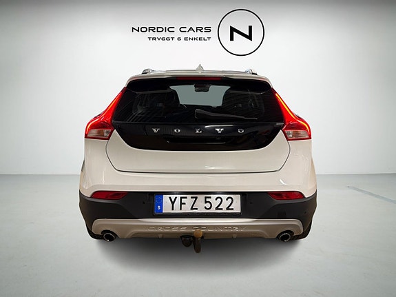 Volvo V40 Cross Country 3 of 19