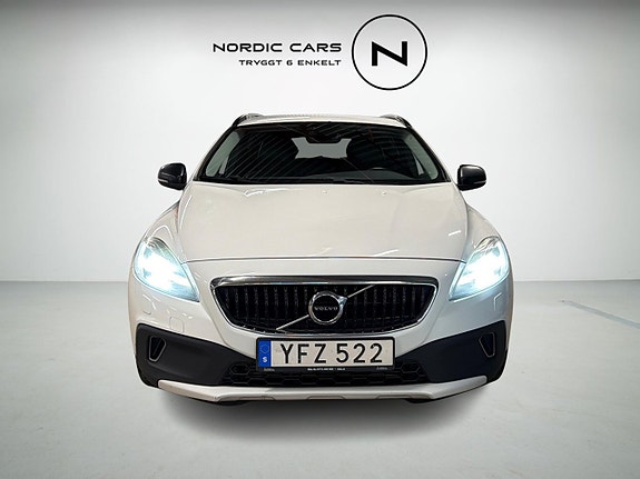 Volvo V40 Cross Country 4 of 19