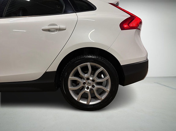 Volvo V40 Cross Country 6 of 19