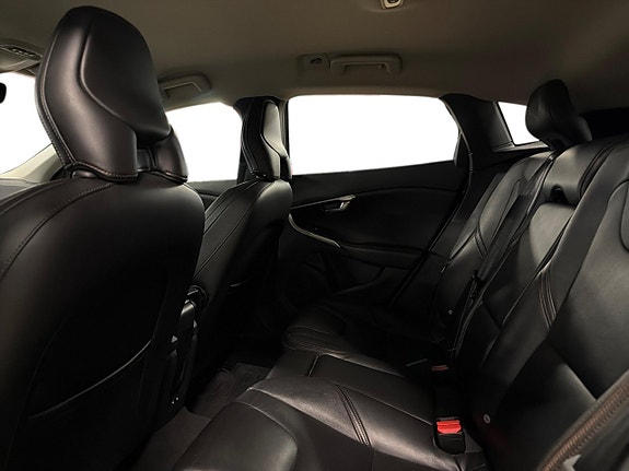 Volvo V40 Cross Country 9 of 19