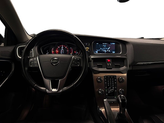 Volvo V40 Cross Country 11 of 19