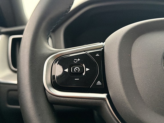 Volvo XC60 16 of 30