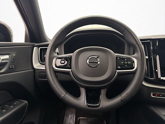 Volvo XC60 15 of 30