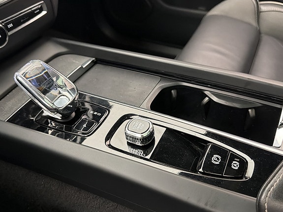 Volvo XC60 27 of 30