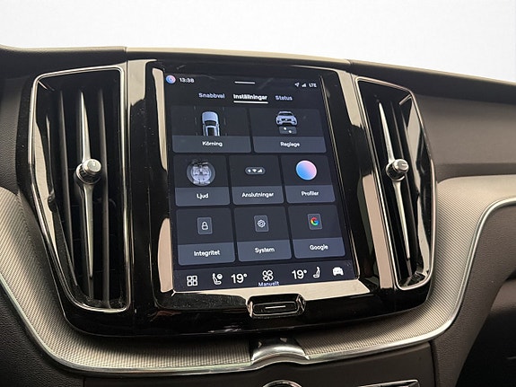 Volvo XC60 24 of 30