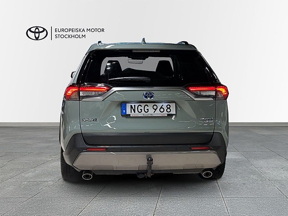 Toyota RAV4 4 of 13
