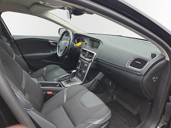 Volvo V40 8 of 10