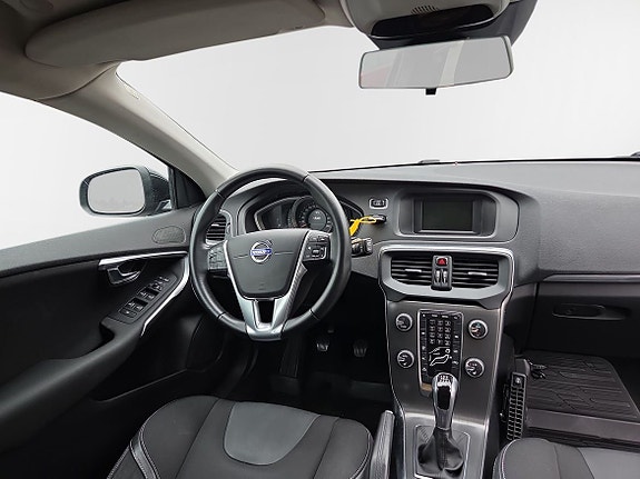 Volvo V40 9 of 10