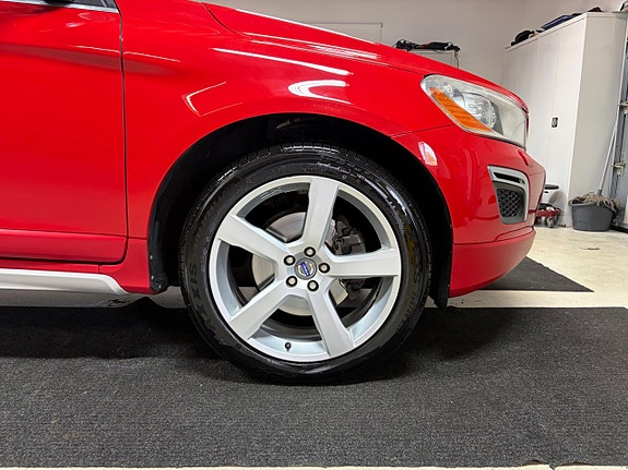 Volvo XC60 8 of 12