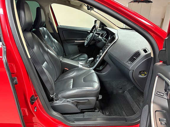 Volvo XC60 9 of 12