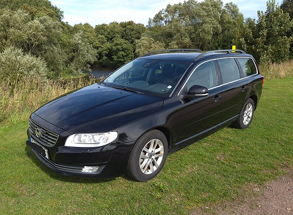 Volvo V70 2 of 6