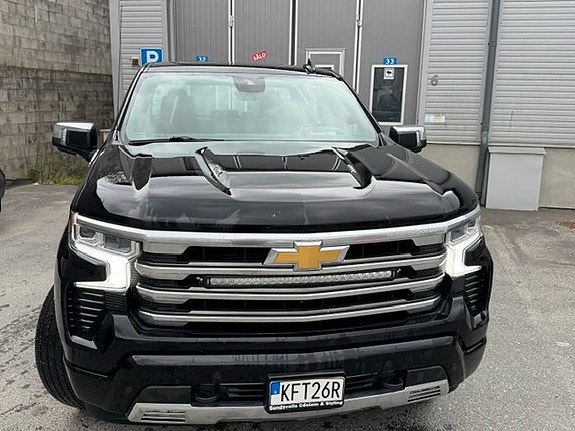 Chevrolet Silverado High Country 3 of 10