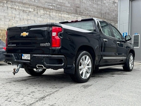 Chevrolet Silverado High Country 4 of 10