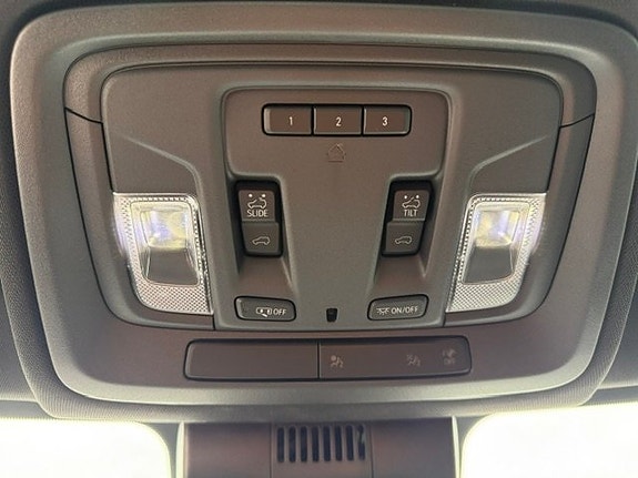 Chevrolet Silverado High Country 8 of 10
