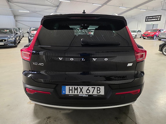 Volvo XC40 4 of 12