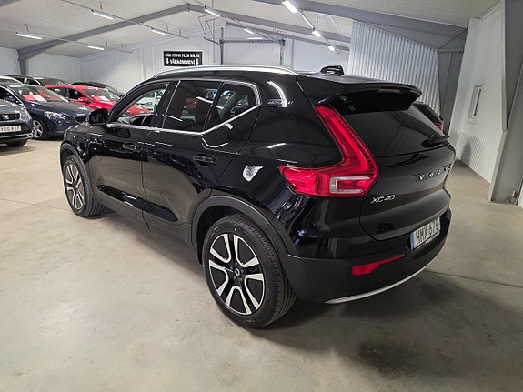 Volvo XC40 5 of 12