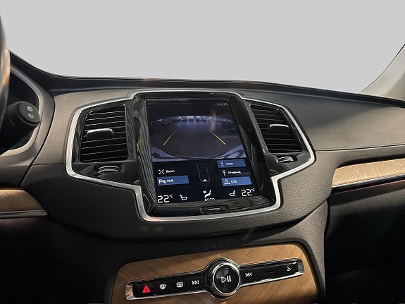 Volvo XC90 16 of 18