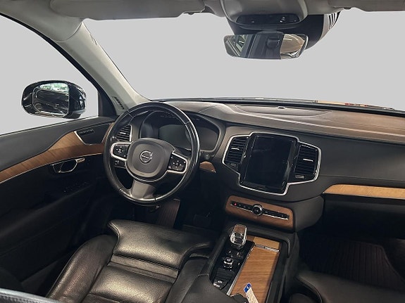 Volvo XC90 11 of 18