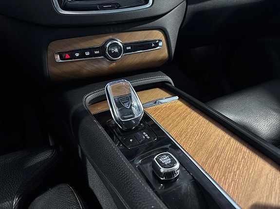 Volvo XC90 17 of 18
