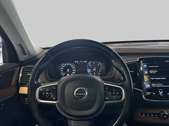 Volvo XC90 14 of 18
