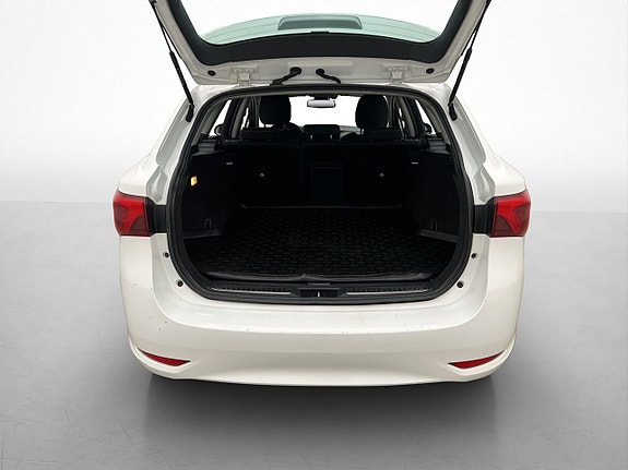 Toyota Avensis 9 of 28