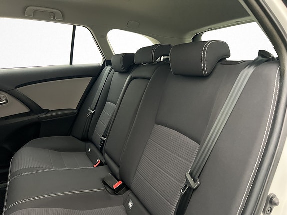 Toyota Avensis 24 of 28