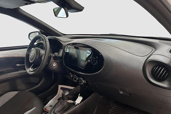 Toyota Aygo X 7 of 13