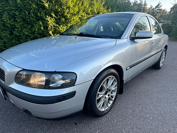 Volvo S60 3 of 7