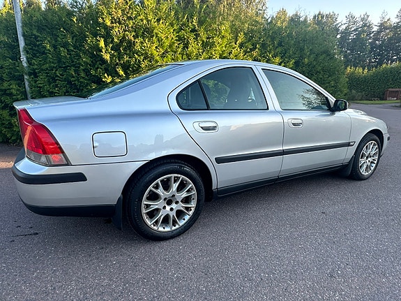 Volvo S60 5 of 7